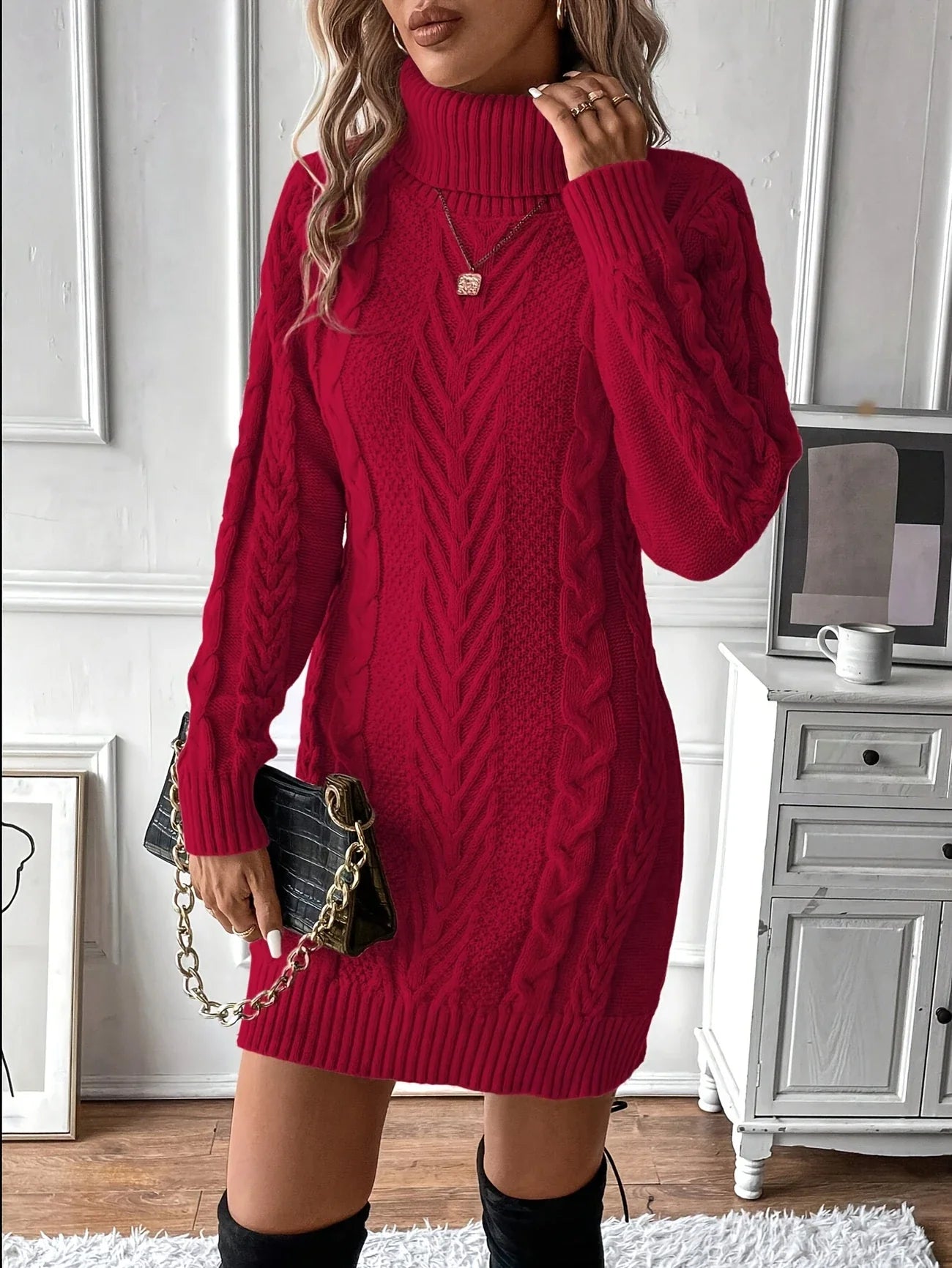 Lara™ | Warm dress with embroidered weaves