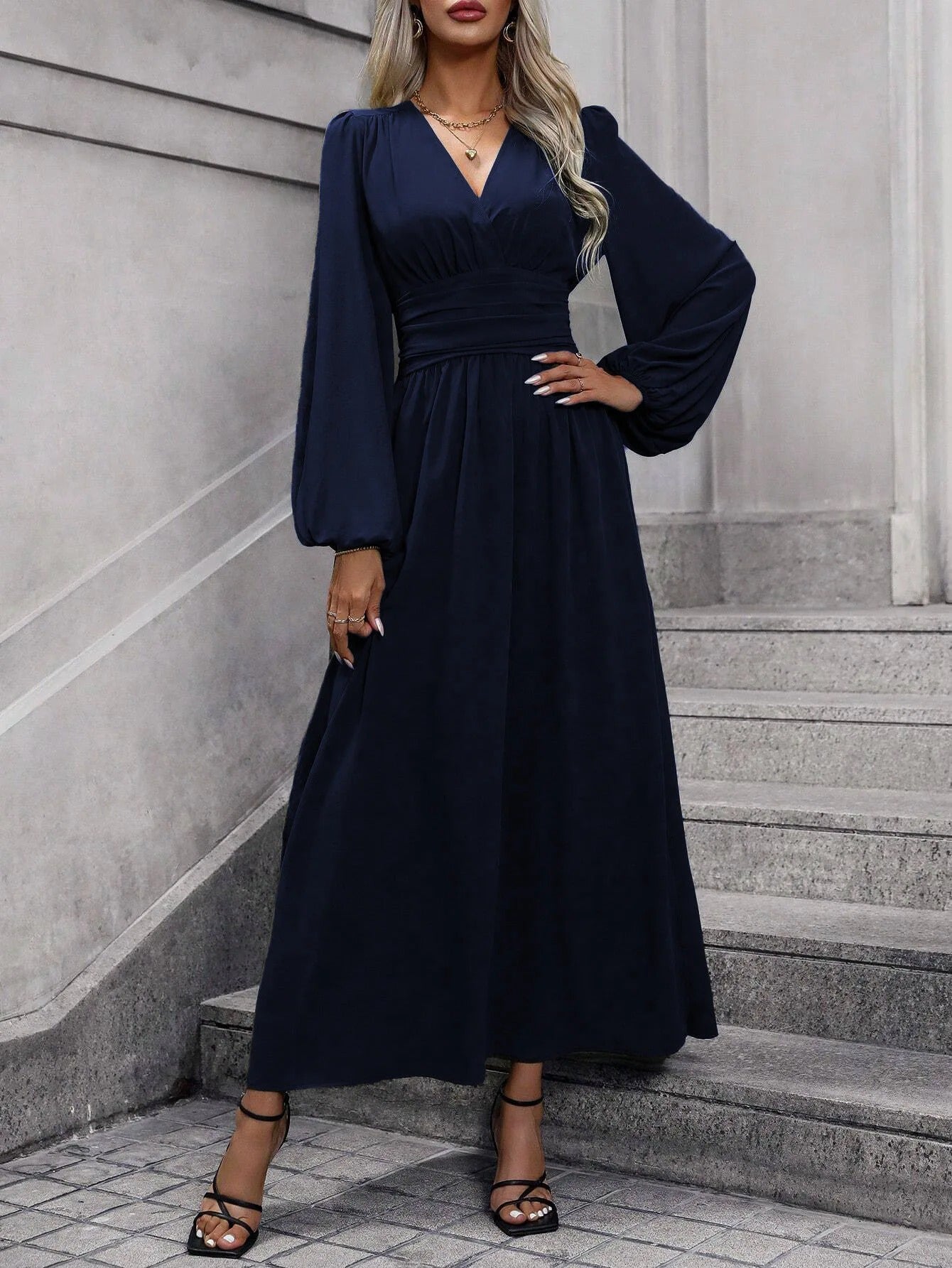 Livia™ | Elegant Long Dress With Waist Belt