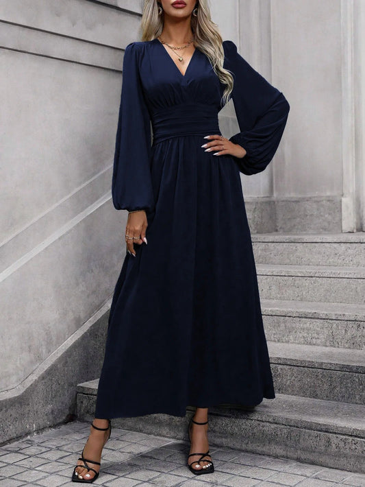 Livia™ | Elegant Long Dress With Waist Belt