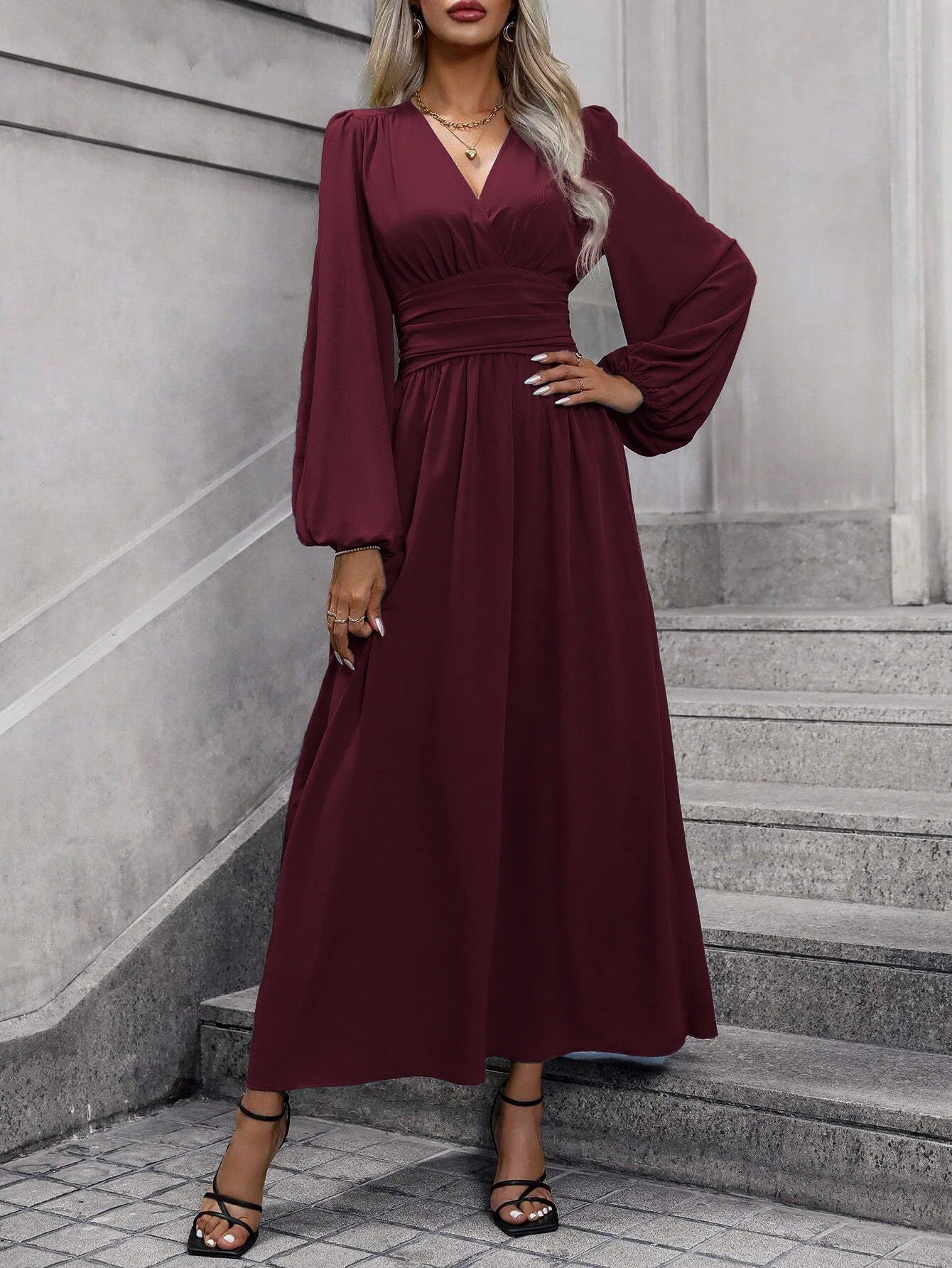 Livia™ | Elegant Long Dress With Waist Belt